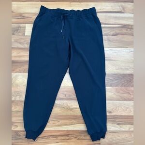Lululemon On The Fly Jogger
